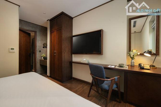 Chủ ngộp Bank giảm 100 tỷ - Khách sạn 5* Phố Cổ - 560m2 - 11 tầng - MT 25m - 1680 tỷ