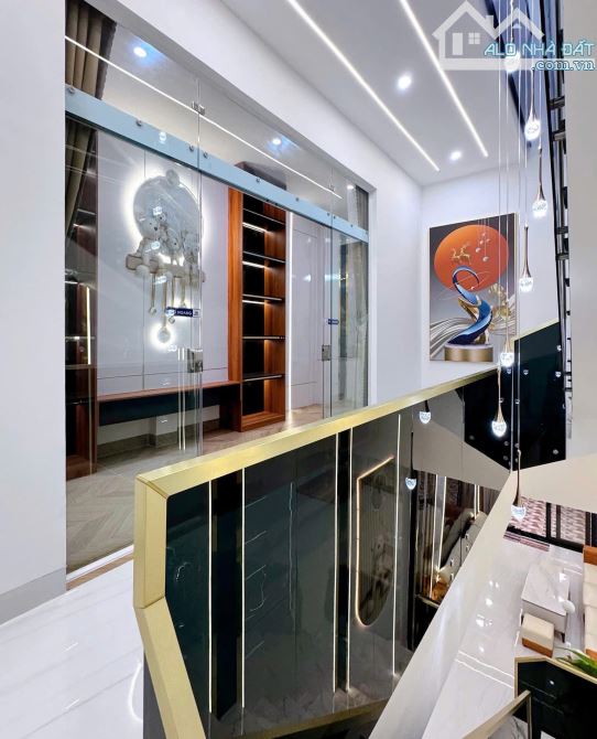 🚨 Chính chủ gửi bán nhà 3 tầng MT Phường 4 - TP Tân An - Long An 82m² - 2.3 tỷ SHR - 20