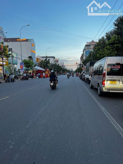Bán nhà 1 trệt 2 lầu mặt tiền đường Võ Văn Kiệt - phường Phú Thuỷ - TP Phan Thiết - 2