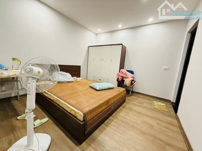 Cần bán nhà đẹp phân lô Thanh Xuân thang máy ô tô tránh 100M8T 37 Tỷ - 2