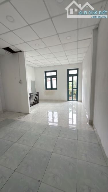 NHÀ 2 MẶT TIỀN HẺM–DT 5×14M XE HƠI THÔNG –TRUNG MỸ TÂY, QUẬN 12 🚗 GIÁ CHỈ 4,98 TỶ TL 🌹🌹 - 2