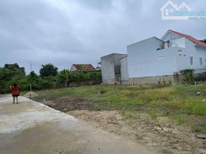 CẦN BÁN SỔ FULL THỔ- Đường bê tông 3m Diên An - 2