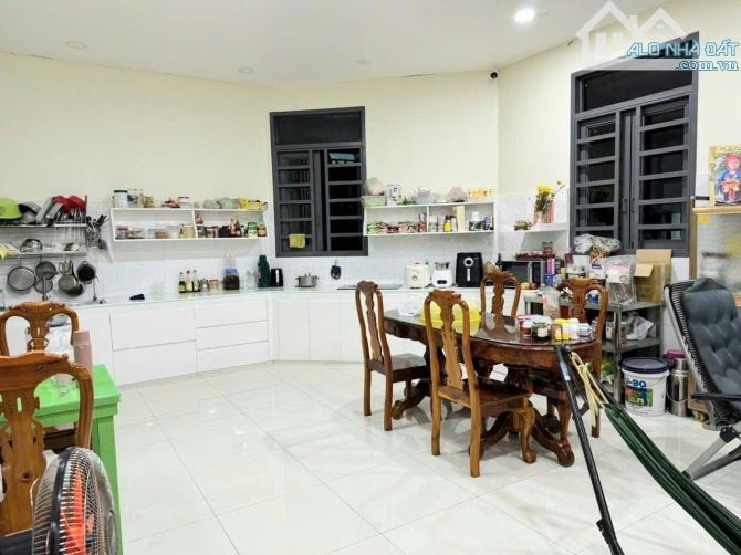 BÁN GẤP NHÀ LÊ VĂN VIỆT,LONG THẠNH MỸ, THỦ 368M2 ( 17 XE 24 ) ÔTÔ VÀO NHÀ - GIÁ 20 TỶ 500. - 2