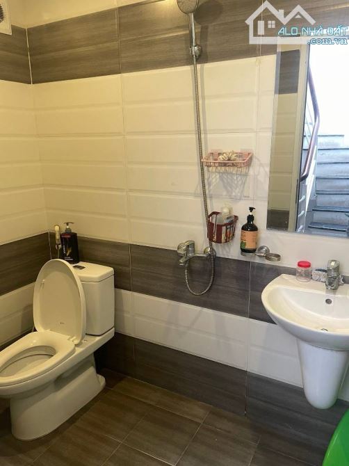 Ô tô đỗ cửa Quan Nhân, 71x5T, sổ vuông. Giá 14.5 tỷ - 2