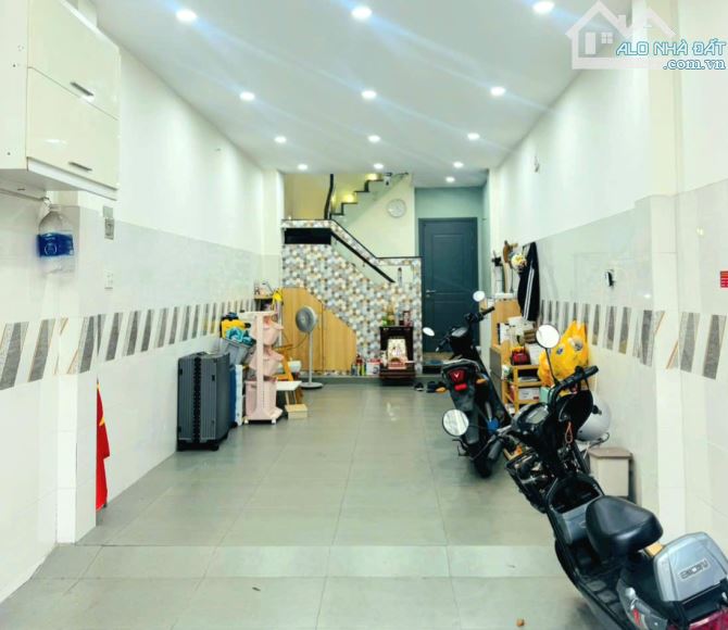 Bán Nhà Xe Hơi Ngủ Nhà - Đường Bùi Quang Là - Gò Vấp - 68m²x 2 Tầng - Phòng Ngủ Tầng Trệt - 2