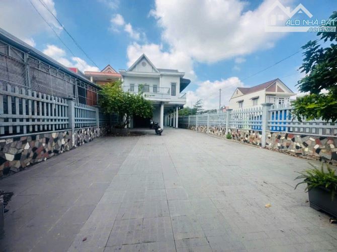 Nhà 469m2 mặt tiền Trần Hưng Đạo - 2