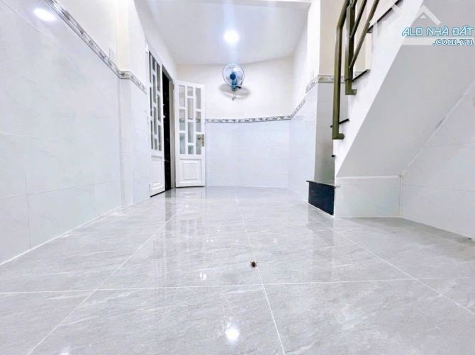 Nhà mới đẹp, 3 tầng, Khánh hội, nhỉnh 2 tỉ. - 2