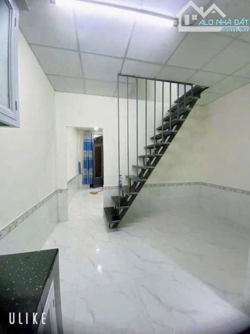 NHÀ THẠNH XUÂN 25 QUẬN 12 +DT chuẩn 4 x 8m 1 trệt 1 lầu 2pn 2wc  +Có ban công thoáng mát - 2