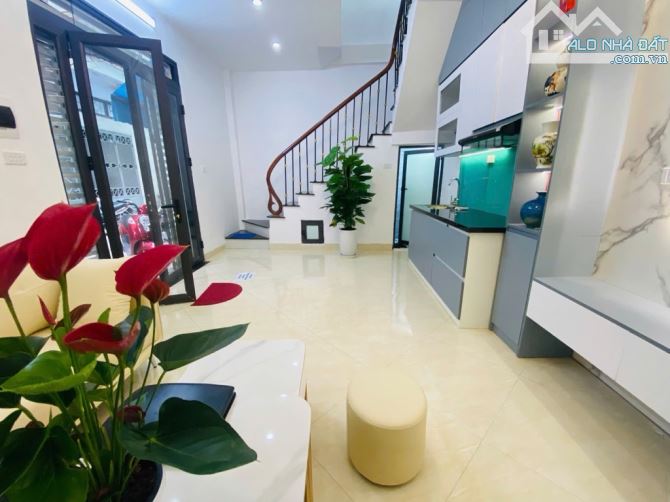 Bán nhà tân Mai 4 tầng ô tô đỗ cửa kinh doanh giá hơn 4 Tỷ - 2