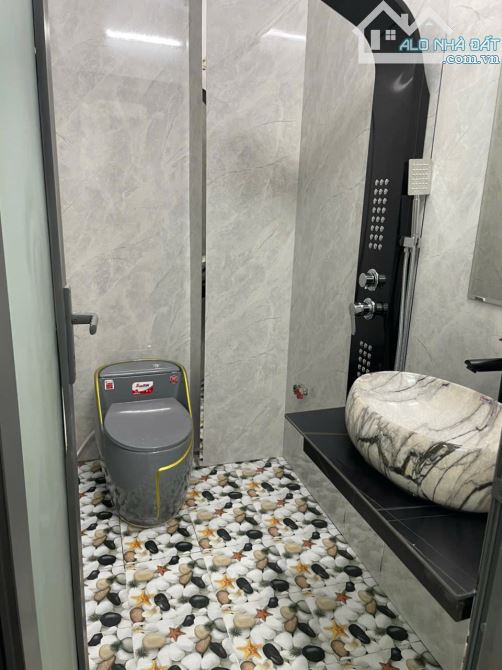 Nhà Mặt Tiền Thạnh Xuân 43 , 1 trệt 3 lầu ( 4M x 15M ) kinh doanh buôn bán - 2