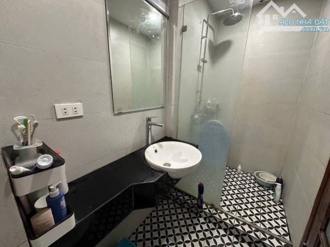 BÁN NHÀ XUÂN LA 55M² X 5 TẦNG, 2 THOÁNG, DÂN XÂY, NGÕ THÔNG THOÁNG, GIÁ 11 TỶ - 2