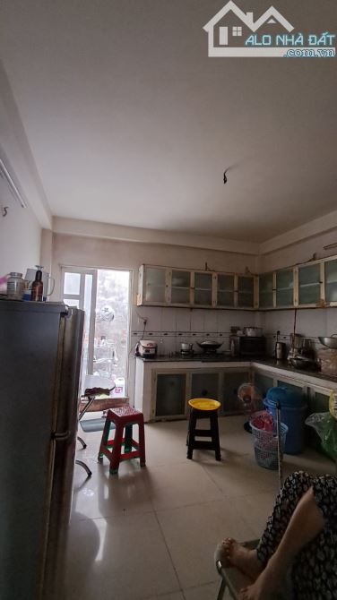 Nhà giá rẻ Bùi Minh Trực P5Q8, Dt 4x15 3tầng 3pn hẻm thông giá 6.5tỷ TL mạnh. - 2