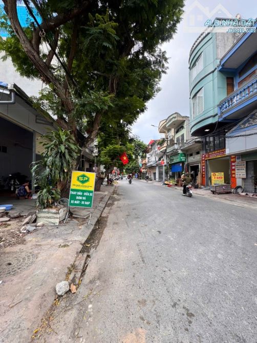 P Tuấn.. Đất mặt đường Lán Bè - Tp Hải Phòng .  - Dt: 70m2 ngang 6m •••( + 30m2 lưu không - 2