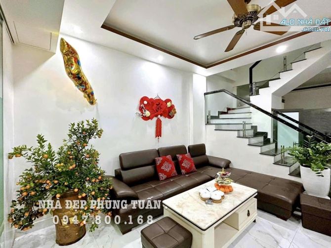 P Tuấn... Nhà 193 Văn Cao DÂN XÂY ĐỘC LẬP Chỉ việc sách vali về ở• OTO đỗ cửa - 2