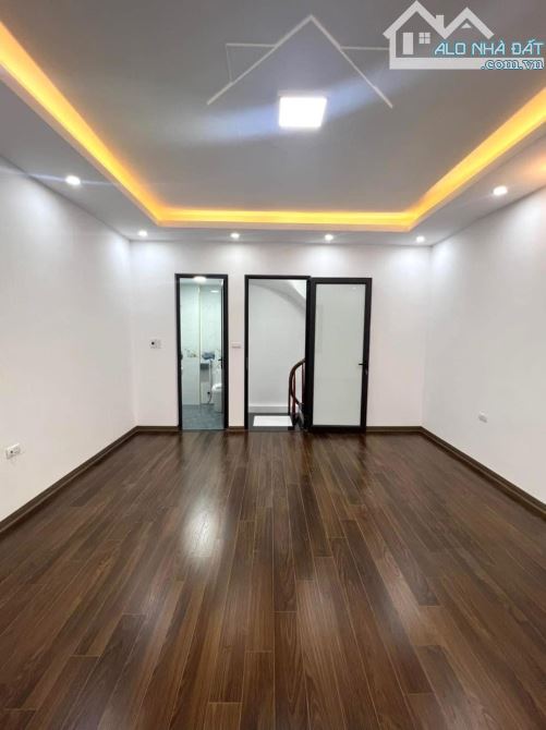 Nhà 2,5 tỷ - 4T - thiết kế hiện đại - đầy đủ tiện ích - gần đường ôtô, quốc lộ 6 và Cầu ML - 2