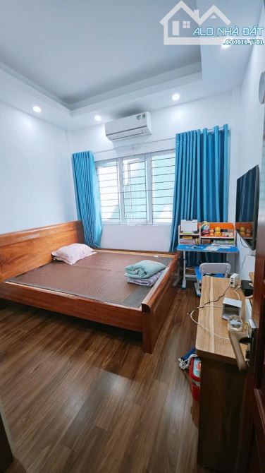Tựu Liệt – 50m² – 2 tầng – Kinh doanh đỉnh- oto đỗ của– Vị trí không thể đẹp hơn- gần 8 tỷ - 2