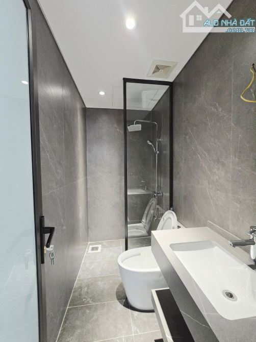 Siêu phẩm nhà 65m2 x 7 tầng xây mới Hoàng Quốc Việt, Nghĩa Tân, ngõ thông ô tô, vỉa hè. - 2