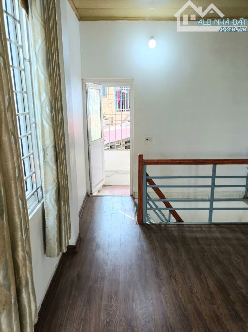 NHỈNH 3 TỶ. Bán nhà Đông Mỹ, Thanh Trì diện tích 32m2, 2 tầng cách ô tô 20m - 2