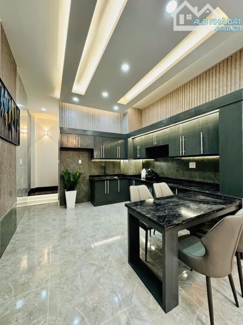 Bán gấp căn nhà hẻm 1/ 50.4m2 ngay Tô Hiến Thành, Q10. Giá: 3 Tỷ 090tr. Sổ riêng, hẻm 5m - 2