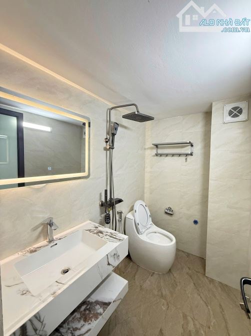 Bán nhà mặt phố Nguyễn Ngọc Vũ, SĐCC 30m2 x 5 tầng - 2