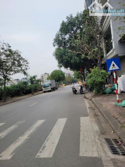 Bán mảnh đất đấu giá Kiến Hưng Hà Đông - Ô tô tránh,Vỉa hè ,View công viên,65m,mặt tiền 5m - 2