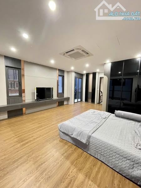 MẶT PHỐ NGỌC THỤY LONG BIÊN 24 TỶ DT 65M MT 5M 7T GARA Ô TÔ NGÕ THÔNG VỈA HÈ RỘNG NHIỀU TI - 2