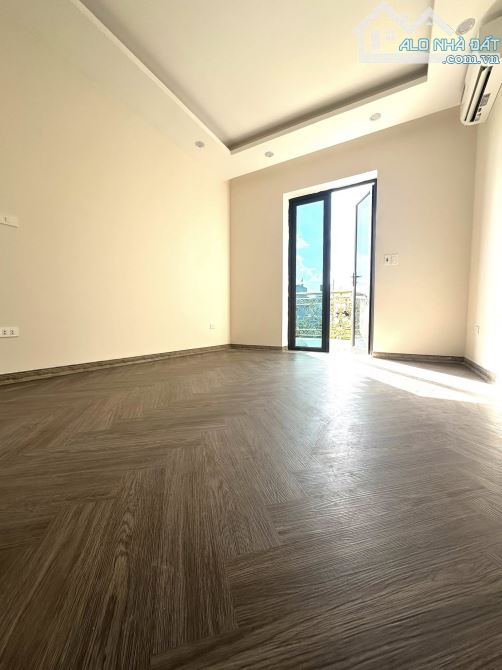SIÊU PHẨM PHỐ NGỌC THỤY 35 TỶ DT 100M MT 5M 6T KINH DOANH BẤT CHẤP KẾT HỢP Ở QUÁ ĐẸP - 2