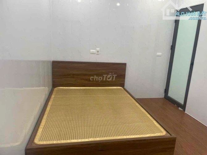 Cho thuê nhà nguyên căn Quang trung - Hà Đông, DT 50m2, 3 ngủ, full nội thất. Giá 11 Triệu - 2