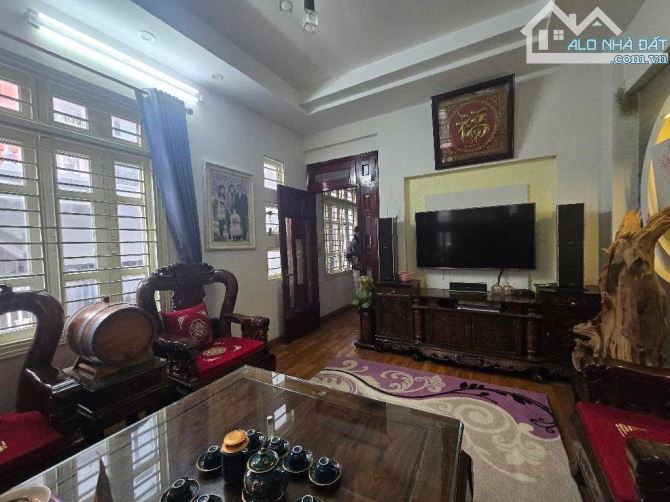 Bán nhà  lô góc Cầu Giấy, vuông đẹp nở hậu, 50m2, 5 tầng, ôtô chạy vòng quanh, Giá 19,3 tỷ - 2