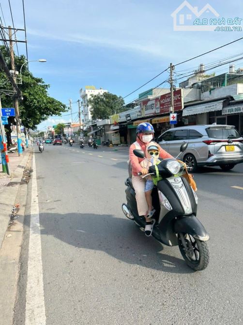 Bán căn nhà cấp 4 2pn sát mặt tiền Nguyễn văn tăng LTM Q9 - 2