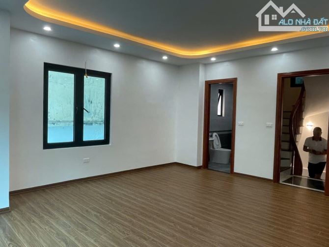 CỰC HIẾM TT BA ĐÌNH - MẶT NGÕ Ô TÔ TRÁNH - VỈA HÈ - 7 T THANG MÁY XÂY MỚI 17.8 Tỷ - 2