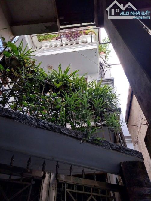 Cho thuê nhà nguyên căn ngõ 6 Ngọc hà, DT 100m2 x3 tầng, 3 ngủ, giá 15 triệu/tháng - 2