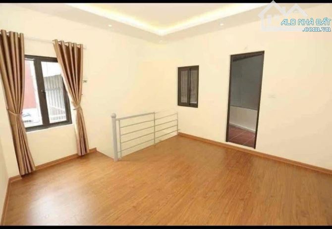 Cho thuê nhà ngõ Vũ Tông Phan dt 35mx 5 tầng, 3 PN, 4 WC, 15TR/TH - 2