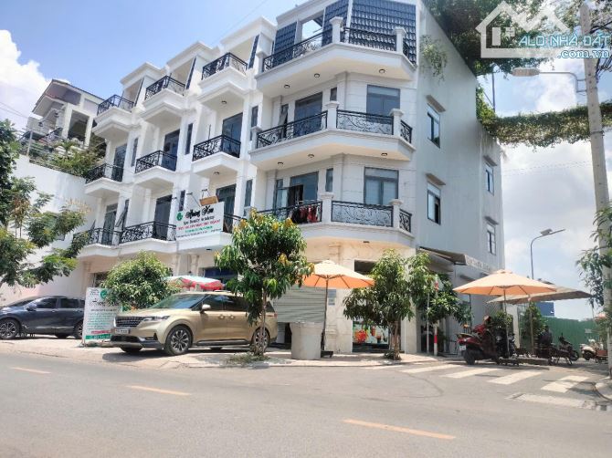 CĐT Nhà bán khu compound mặt tiền 3 lầu DTSD gần 300m2 sát chợ Bà Hom cũ - Tỉnh Lộ 10 - 2