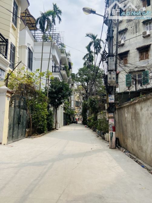 NGÕ Ô TÔ VÀO NHÀ Ở ĐẲNG CẤP VĂN PHÒNG TUYỆT ĐỈNH THANG MÁY NHÀ MỚI ĐẸP XỊN XÒ CHỐT GẤP - 2