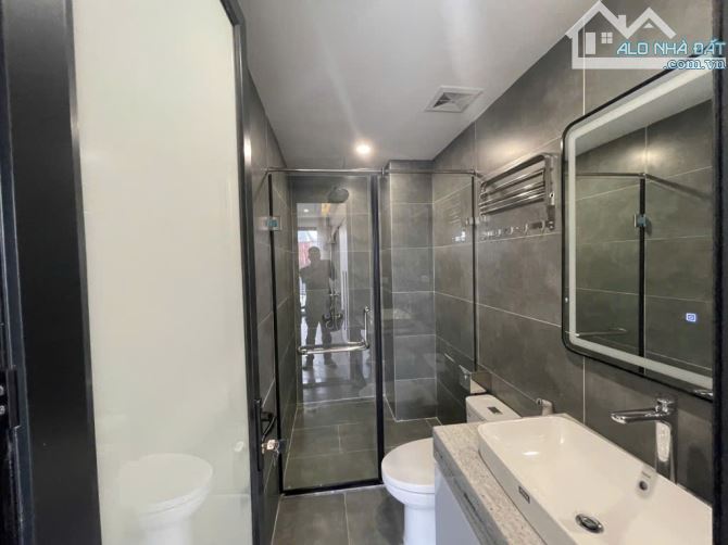SIÊU PHẨM PHỐ TRẠM - NHÀ MỚI 6 TẦNG THANG MÁY - XÁCH VALI VỀ Ở - 40m2 -10.5 tỷ - 2