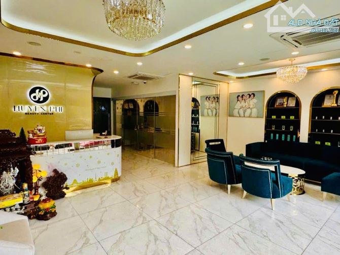 RẺ VIP, chính chủ bán tòa nhà phố Trần Thái Tông 9T. lô góc 122m2*11m MT - 2
