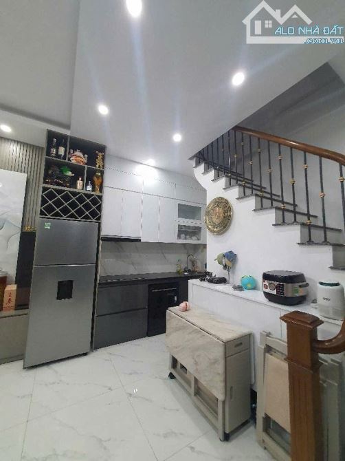 Nội thất sịn- chủ làm ăn có lộc- nhiệt bán nhà mới 5 tầng Phúc Lợi - 2
