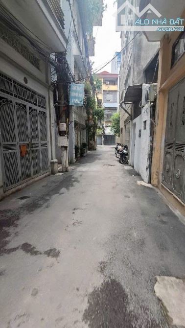 Bán nhà mới 5 tầng Lĩnh Nam 30m2, Nhỉnh 5 tỷ, 20m ô tô tránh - 2
