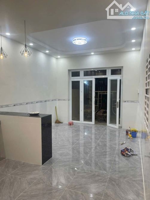 Đang cần tiền ! Bán gấp căn nhà cấp 4 ở ngay TT Thị Xã Trảng Bàng 134m2 SHR giá 755 triệu - 2