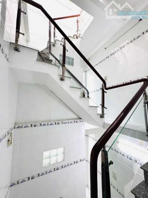 Bán nhà 5 tầng Hoàng Diệu, Phường Khánh Hội, DTSD gần 180m2, cho thuê 20tr/tháng, hơn 6 tỷ - 2