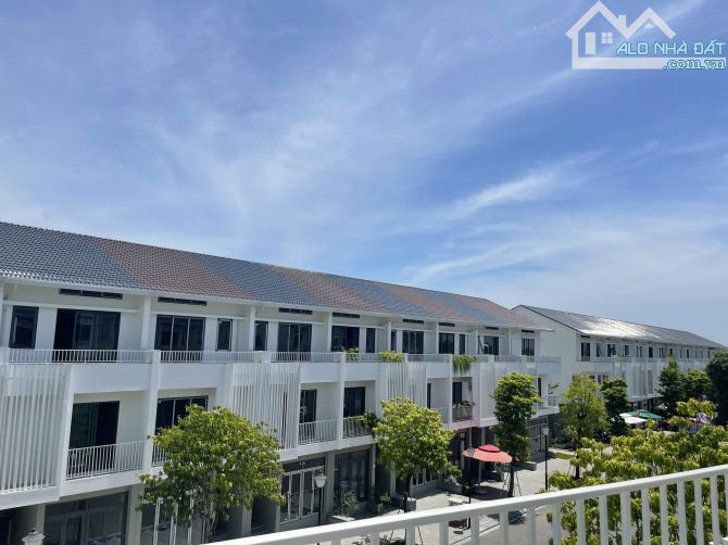 Nhà phố 3 Tầng đón đầu thông cầu 100M Võ Nguyên Gíap - 2