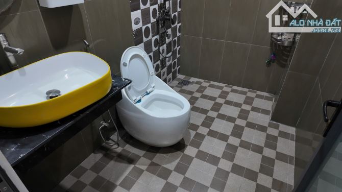 bán nhà mặt tiền 3 tầng - mặt tiền Trần Phú - 2