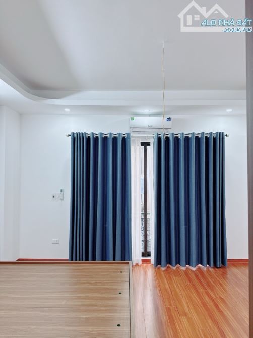Bán nhà Ngô Gia Tự, Long Biên: 32m2, 5 tầng, hơn 5 tỷ, ở ngay, ô tô, full đồ, ngõ thông - 2