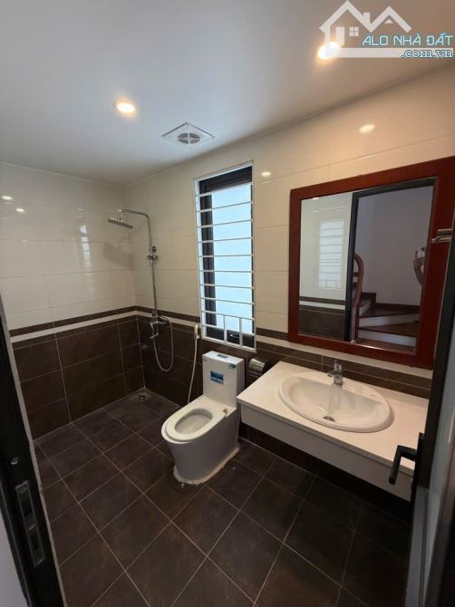 Bán nhà riêng Nguyễn Văn Linh, Thạch Bàn, Long Biên, 5,8 tỷ, 34,5 m2,ô tô đỗ cửa - 2