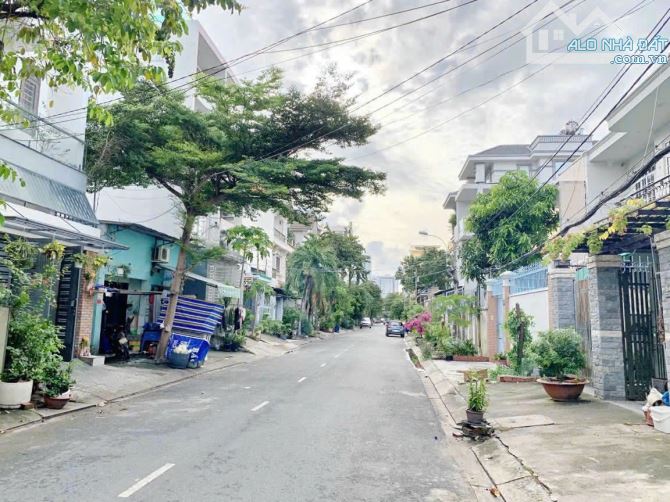 Đất mặt tiền đường số Tân quy Quận 7. 5,5*21 chỉ 16 tỷ. - 2