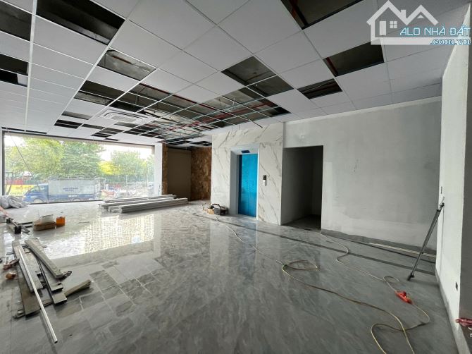 Cho thuê văn phòng tại Nguyễn Xiển - Mới Toanh DT 140m2 ô tô đỗ cửa, giá rẻ - 2