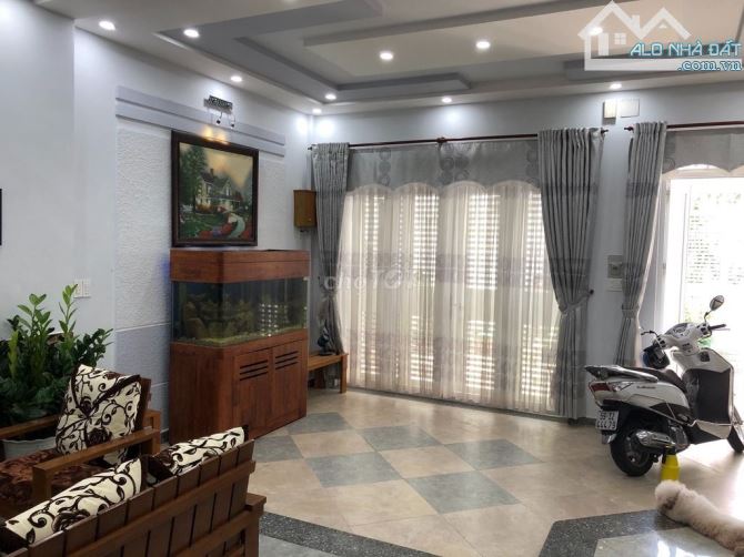 Bán nhà hẻm xinh 3 tầng đường Phan Văn Trị - 6x12m - giá chỉ 11 tỷ - 2