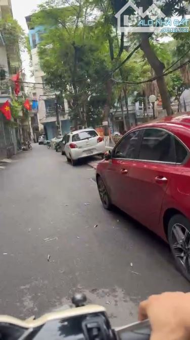 Ô TÔ TRÁNH - VỈA HÈ - NGUYỄN THỊ ĐỊNH - HOÀNG NGÂN - 5 TẦNG 1 TUM - Ô TÔ DỪNG ĐỖ 24/7 - 2