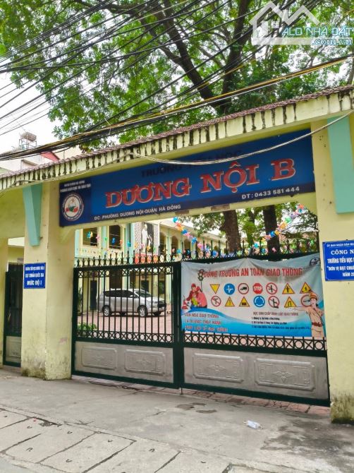 Bán nhà lô góc Dương Nội, ô tô tránh . Nhà mới , vị trí trung tâm - 2